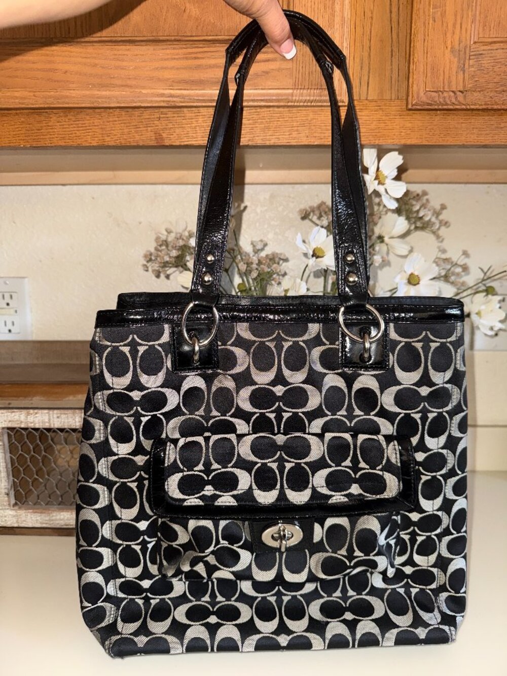 Coach Penelope Signature Satchel Handbag Y2K Vintage Black/White Purse